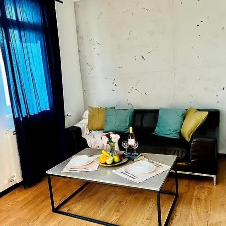 Art Near Paradise Mall & Metro Station Apartamento