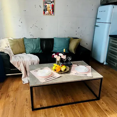 Art Near Paradise Mall & Metro Station