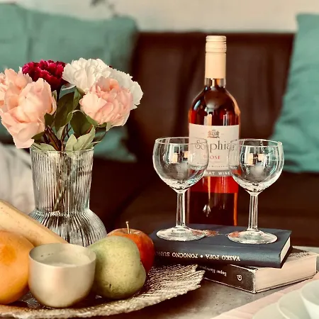 Art Near Paradise Mall & Metro Station *