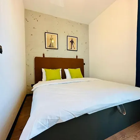 Art Near Paradise Mall & Metro Station * Sófia