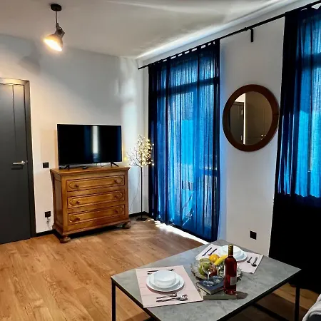Appartement Art Near Paradise Mall & Metro Station *